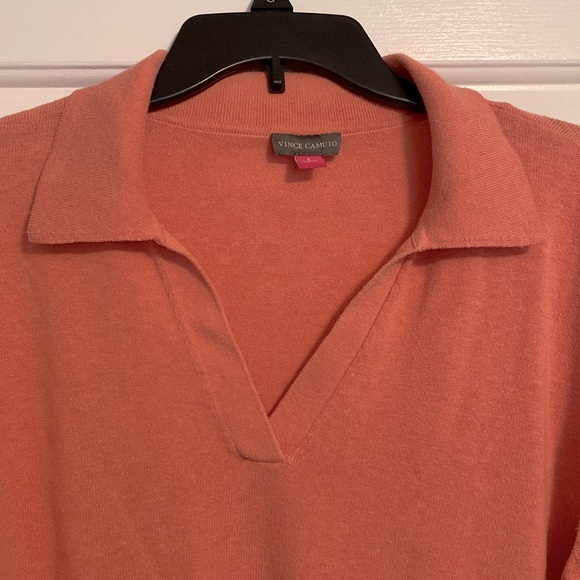 VINCE CAMUTO collared V-neck sweater size Large color peach - Picture 3 of 4